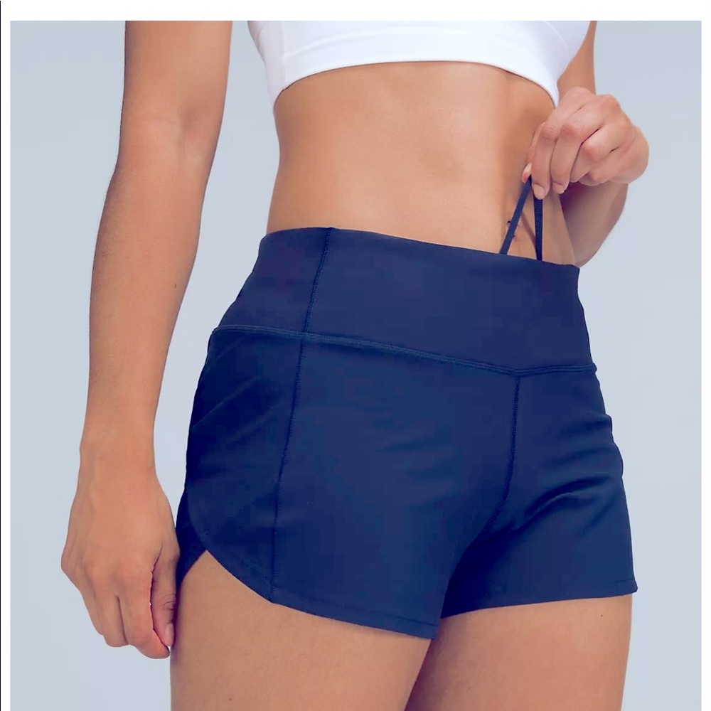 Lululemon Speed Up Mid Rise Lined Short 4”